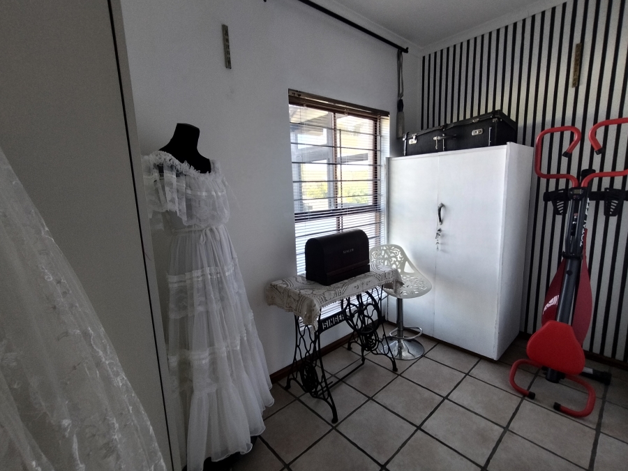 To Let 4 Bedroom Property for Rent in Haasendal Western Cape